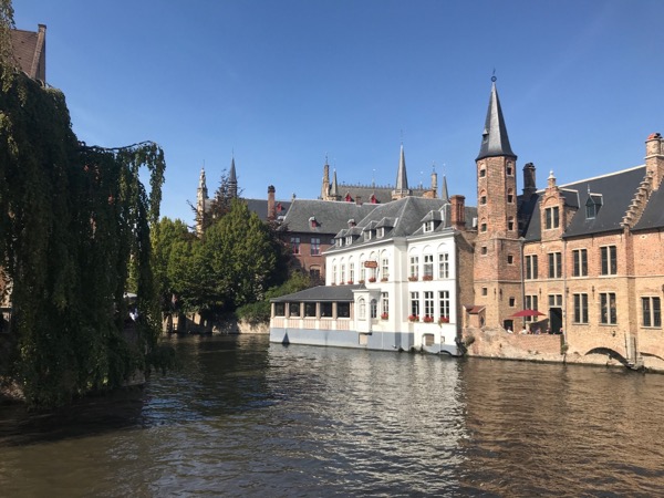 世界遺産を おうち旅行 ベルギーの中世の街並みが残るブルージュ いまトピ
