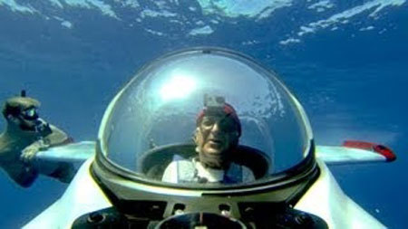 幻想的…潜水艦で潜って聞くクジラの歌が癒やされる
