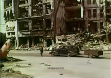 カラーで見る ナチスドイツ敗戦直後の破壊されつくした街並みが衝撃的 いまトピ