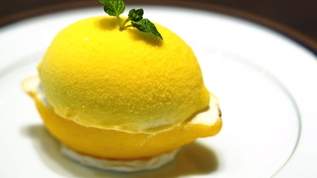 『檸檬』爆弾の聖地でレモンケーキを食べる。梶井基次郎と丸善の今