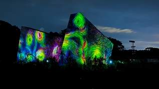 アートで夜の植物園を彩る『チームラボ ボタニカルガーデン 大阪』ついにスタート！