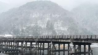 まるで水墨画！京都・嵐山の雪景色が絶景すぎる