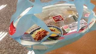 お弁当が斜めにならない！台湾の画期的なコンビニ袋が話題に