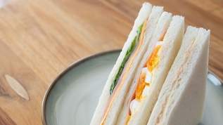 コンビニのサンドイッチが高すぎてあそこ（モーニング480円～）の利用頻度が上がった→「モーニングは秀逸よね」「私はマクドナルド高くね？となって…」「サイゼの方がめちゃコスパいい」