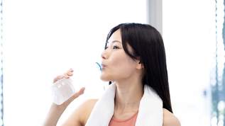 全然売ってないあのスポドリの炭酸、セブンで見つけた！→「炭酸！？初めて見た…！」「存在知らなかった」「ダイソーにもあります」「これ美味しい」「まじ神」