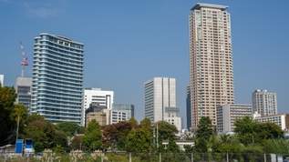 青山のタワマン、○○で壊滅的「現在の姿」に衝撃はしる→ネット民「草も生えねえ」「維持するの大変なんだな」「なんと分かりやすい実例」「ちびまる子ちゃんで知った世代」「目黒蓮の出番じゃない？」（1）
