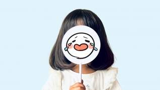 ユニクロ、あんまりだ…残念すぎる「マジで本当に意味が分からない」「需要考えてくれジブリよ」「どうして日本の作品なのに日本で販売してくれないの……」「そもそもネトフリも見れんやんか、日本は」（1）