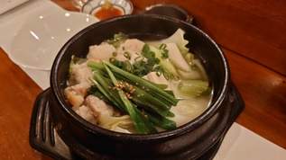 「ニトリの土鍋を買おうとしてたけど、無印もいいな〜」「無印良品の小鍋、本当に買って良かった…」「ちょうどいいサイズでいいな」「これ去年買った、絶対やる」一人サイズの無印の鍋が最高だった（1）