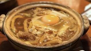 味噌煮込みうどんを食べた客から「うどん生煮えだけど💢💢」と怒られることがある東京駅の地下街にある名古屋めしのお店がこちら→ネット民「大変ですね💦」「驚くわな」「福岡人が食べたのかも」