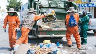 ゴミ清掃員「◯◯（ある食べもの）をそのままゴミ袋に入れて出すと爆発が起こります」と投稿した写真が悲惨→ネット民「大惨事😖」「これは酷い...」「非常識にも程がある😠」「知らなかった(@_@)」