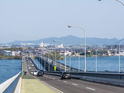 そこらへんの三菱車より販売台数多くて草→「日産車より売れてそう」「四輪駆動なのに軽量ボディ」「お子さんいる家庭なら購入必須でしょ」あのクルマが超人気のワケとは？