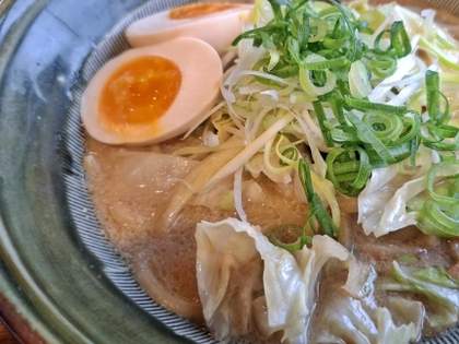 ラーメン2200円、フライドポテト900円！？アソコの値上がりっぷりがヤバイ→ネット民「たっっっっっっっっっっっっっか」「聞きしに勝る」「一般日本人は出稼ぎに行く街」「麓のセイコーマートでパン買って食べるのです」（1）