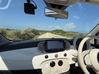 えっ…車、こんなんなるの？炎天下で爆発「夏は車内に○○置いたらあかんで　おじさんとの約束や」に衝撃はしる→ネット民「こわっ」「うっかりをやっちゃいそうで怖い」「うん絶対約束する」（1）