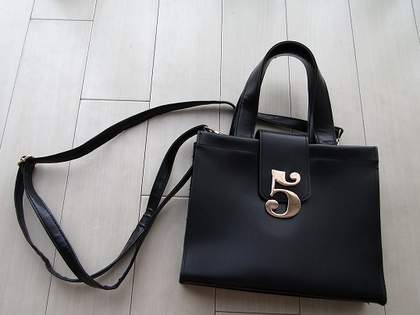 26400円のバッグにそっくりなのに4400円？「お得すぎる」「この値段でいいんですか！」「付録とは思えないクオリティ」「バッグめっちゃ可愛い」トゥエンティーズのムック本が最高だった（1）