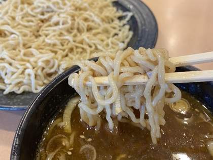 セブンのつけ麺買ったら「えっ待って！」味玉があり得ない姿に→ネット民「デーモンコアw」「声出して笑った」「愉快すぎる」「これにシンデレラフィットする白身をお持ちのかた…」「令和版シンデレラ」（1）