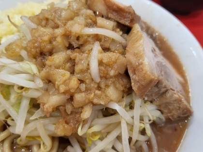 セブン「二郎系ラーメンみたいなえぐい物体」がやばすぎると話題に→「これで275キロカロリーはバグってますね」「やった！こういうの待ってた！！」「おにぎりと一緒に買いたいな」（1）