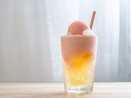 セブン127円がすごい「天才かよ」「スタバで売ってそう」「おしゃれカフェで1000円で出てくるような味」セブンの○○が数年ぶりに復活！？無糖アールグレイで割ると「激うまティーソーダが爆誕」（1）