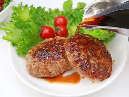 今まで食べたハンバーグの中で一番美味しいと大絶賛！驚きのレシピが話題に→ネット民「自分は料理の天才なのではないかと錯覚するくらい旨い」「いやこれは私天才すぎる！！」「全国の家庭の味がこれになります」（1）