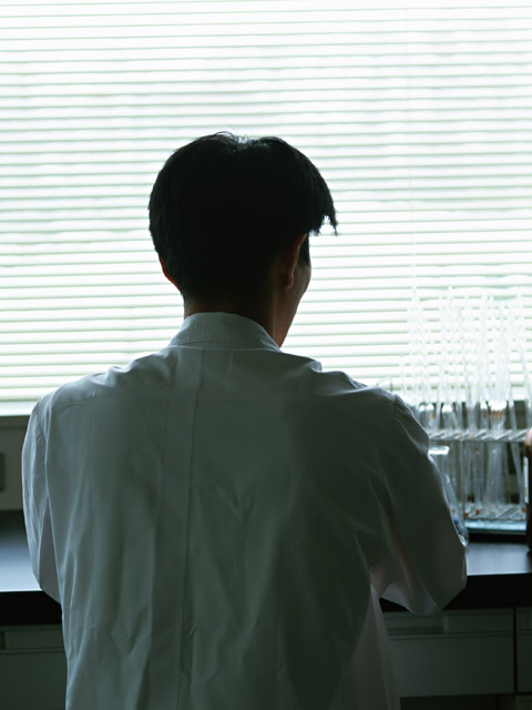 背中