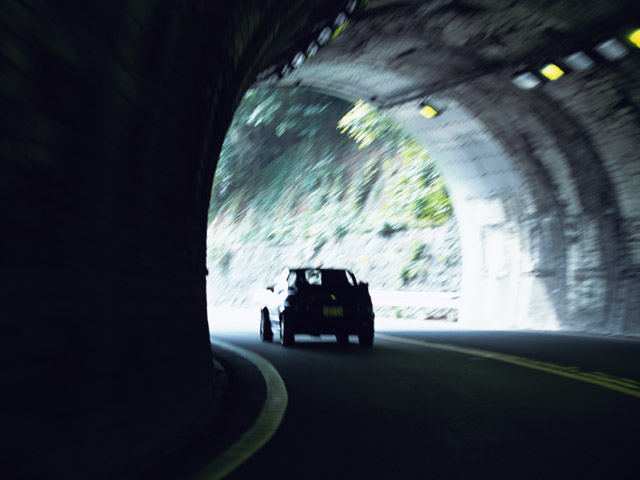 トンネル